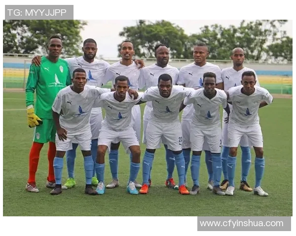 全球顶级足球球星齐聚现场共拍合照展现绿茵友情与时代风采