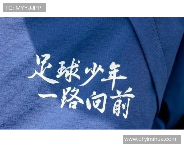 追梦绿茵场努力不懈的足球球星书写属于自己的辉煌传奇